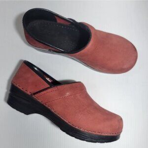 ❤️ 3 for $35 SANITA danish clogs closed back rust dark red colour size 36 Or 5